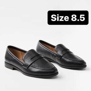 Loft size 8.5 penny loafers shoes dress work shoes dusty bone

Brand new in box